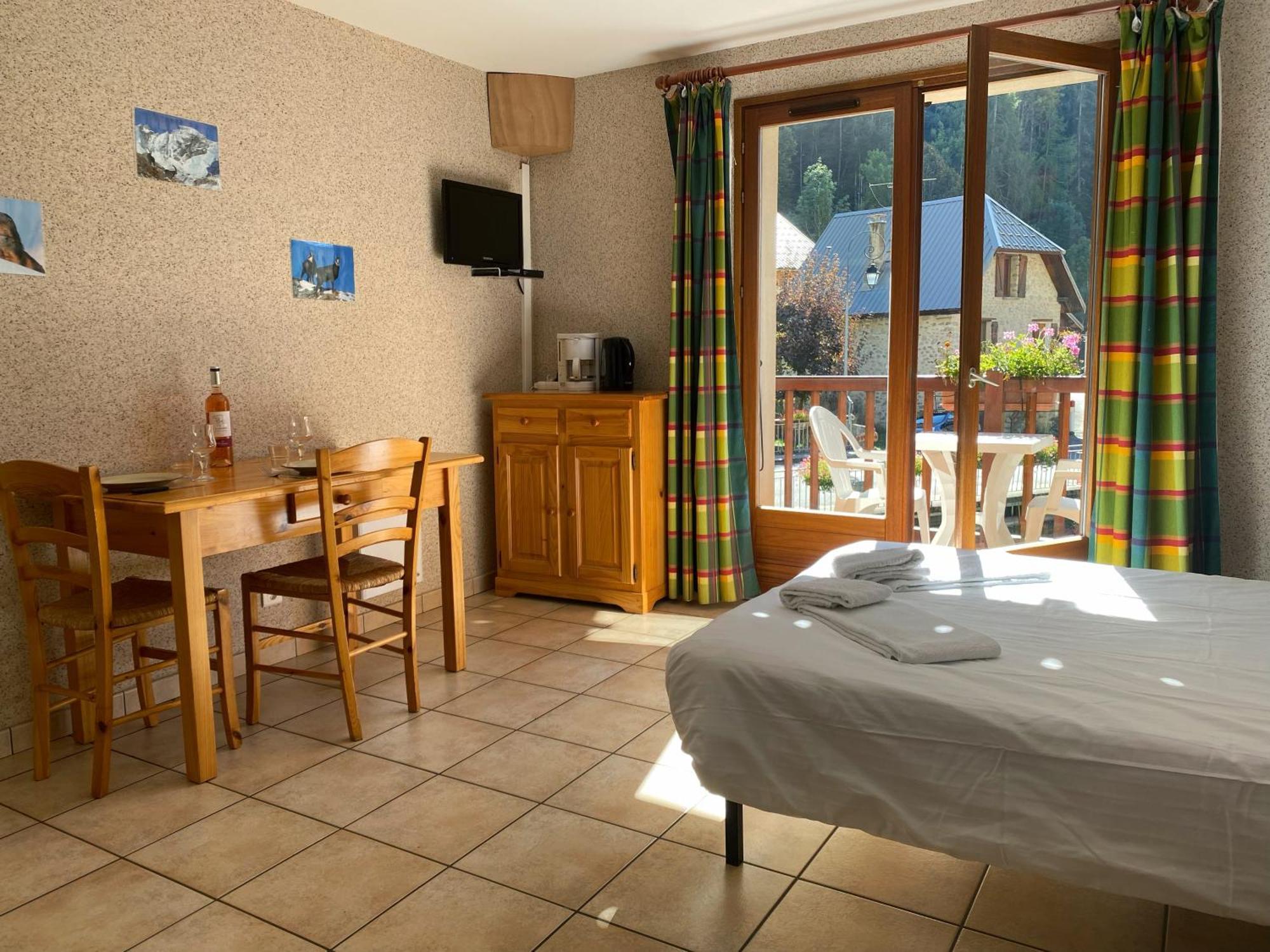 L'Edelweiss Apartment La Chapelle-en-Valgaudemar Екстериор снимка