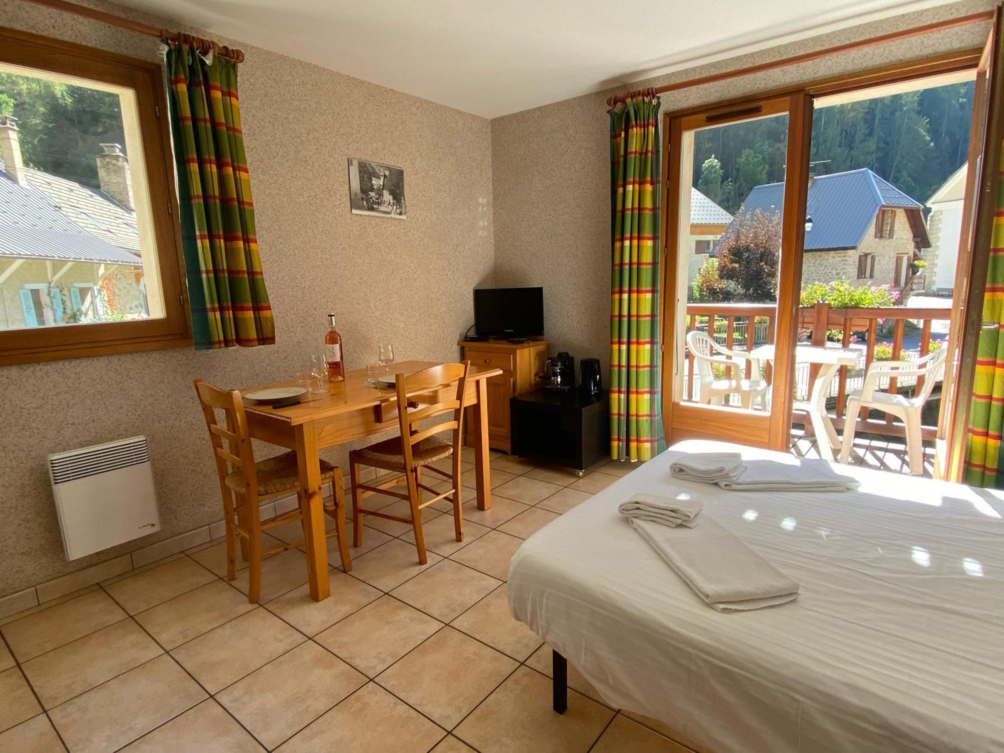 L'Edelweiss Apartment La Chapelle-en-Valgaudemar Екстериор снимка